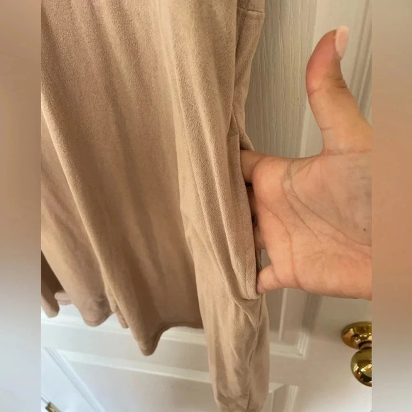Women’s Short Sleeved Z Supply Suede Dress Sz. M - Picture 3 of 4
